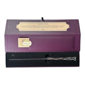 Universal Epic Universe Cosme Acajor Exclusive Interactive Wand - Acacia